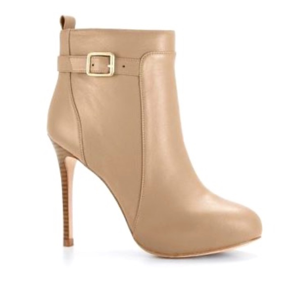 Chic and Sexy Ann Taylor Petra Ankle Boots Stiletto Hidden Platform Sz 10M Beige - Picture 1 of 10